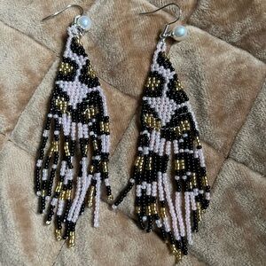 NWT beaded Earrings with pearl